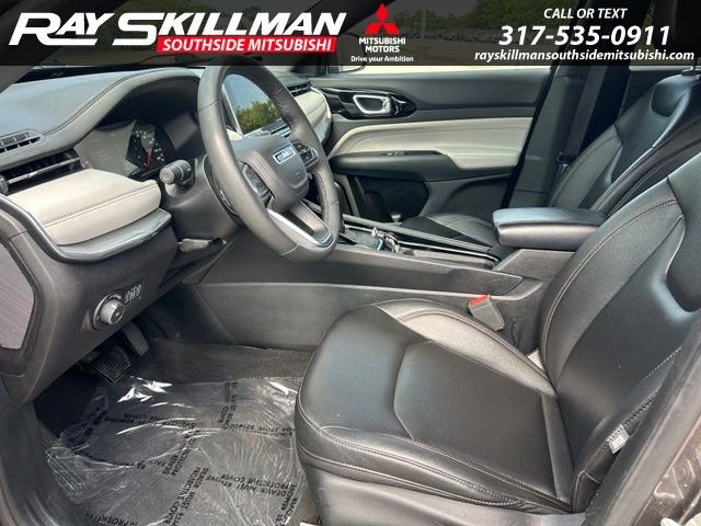 Used 2024 Gray Jeep Limited image 10