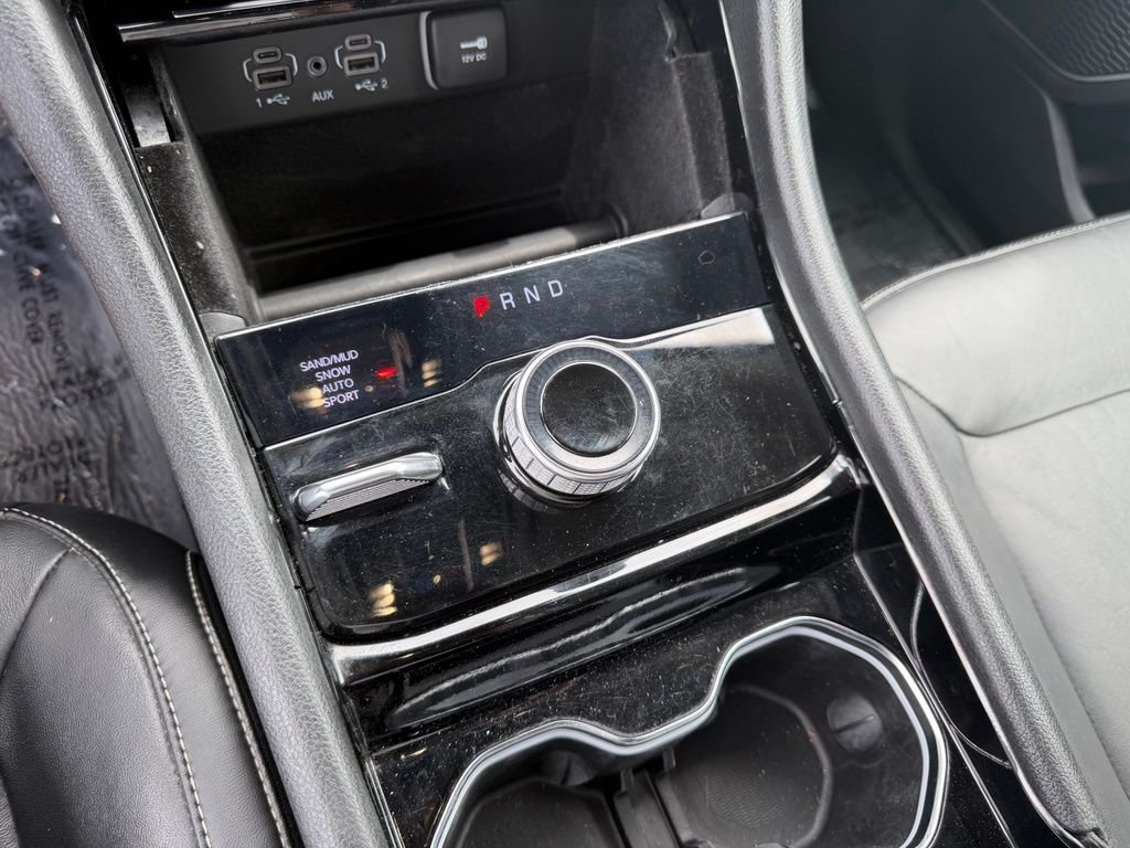 Used 2022 Diamond Black Crystal Pearlcoat Jeep Limited image 25