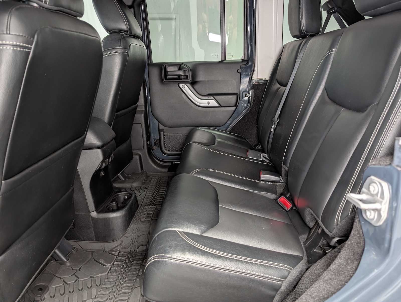 Used 2017 Rhino Clearcoat Jeep Rubicon image 22