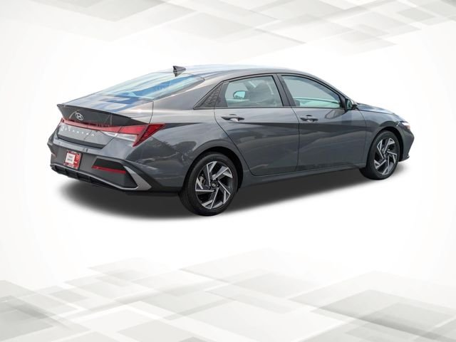 Used 2025 Gray Hyundai SEL Sport image 4