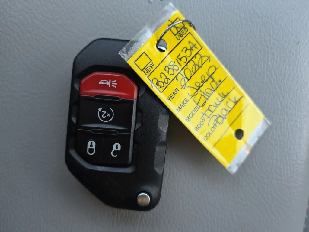 Used 2022 Black Jeep Overland image 23