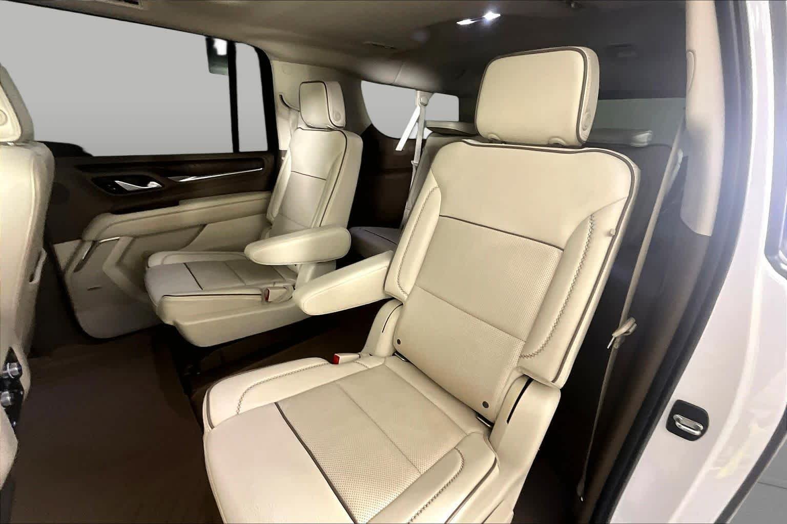 2022 GMC Yukon XL Denali - Photo 19