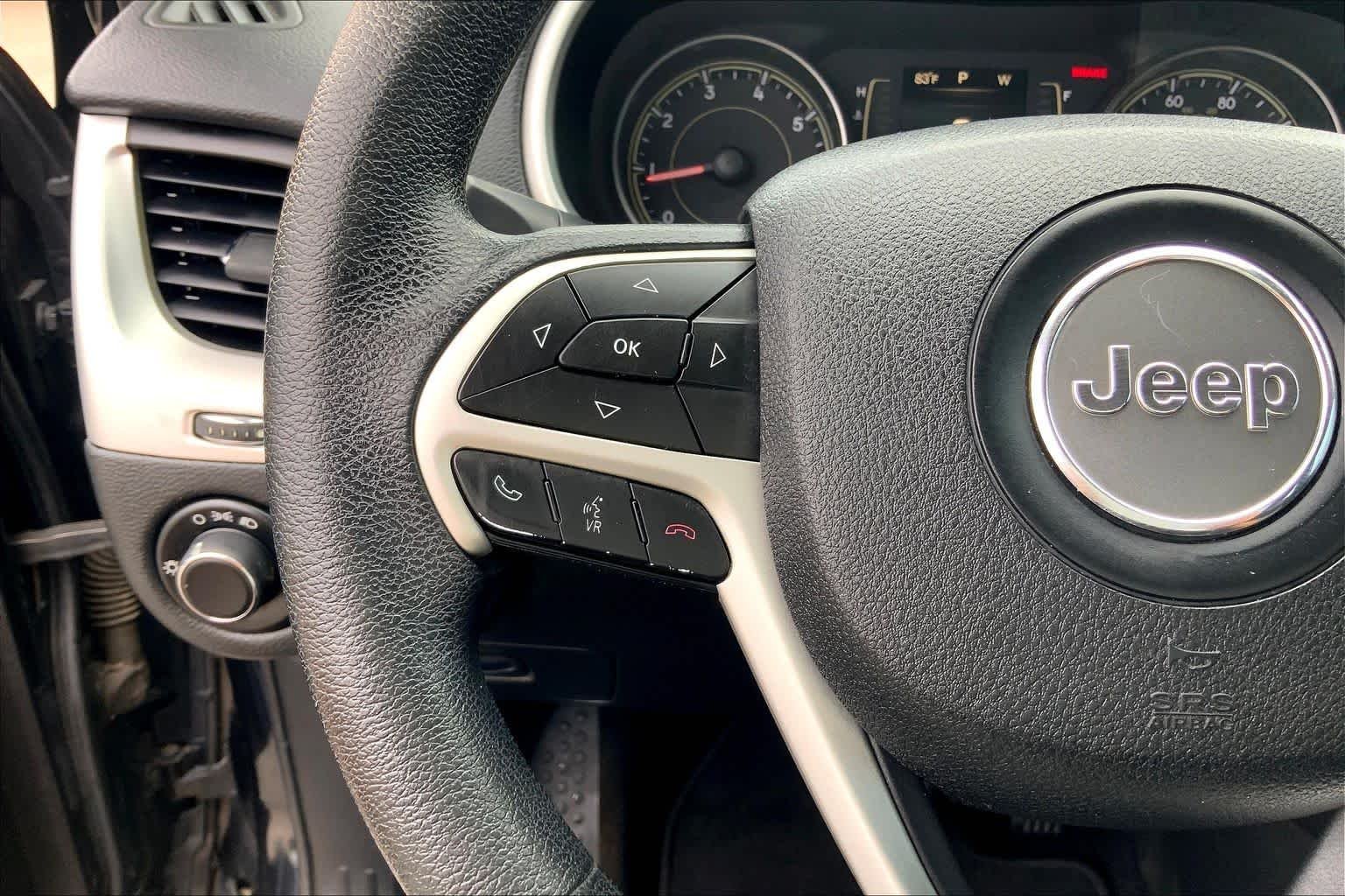 Used 2014 Brilliant Black Crystal Pearlcoat Jeep Sport image 22
