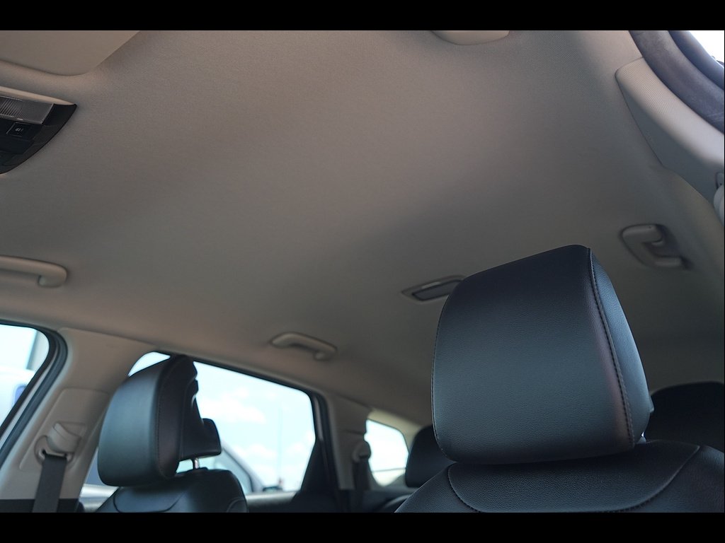 Used 2024 Glacial White Pearl Kia EX image 12