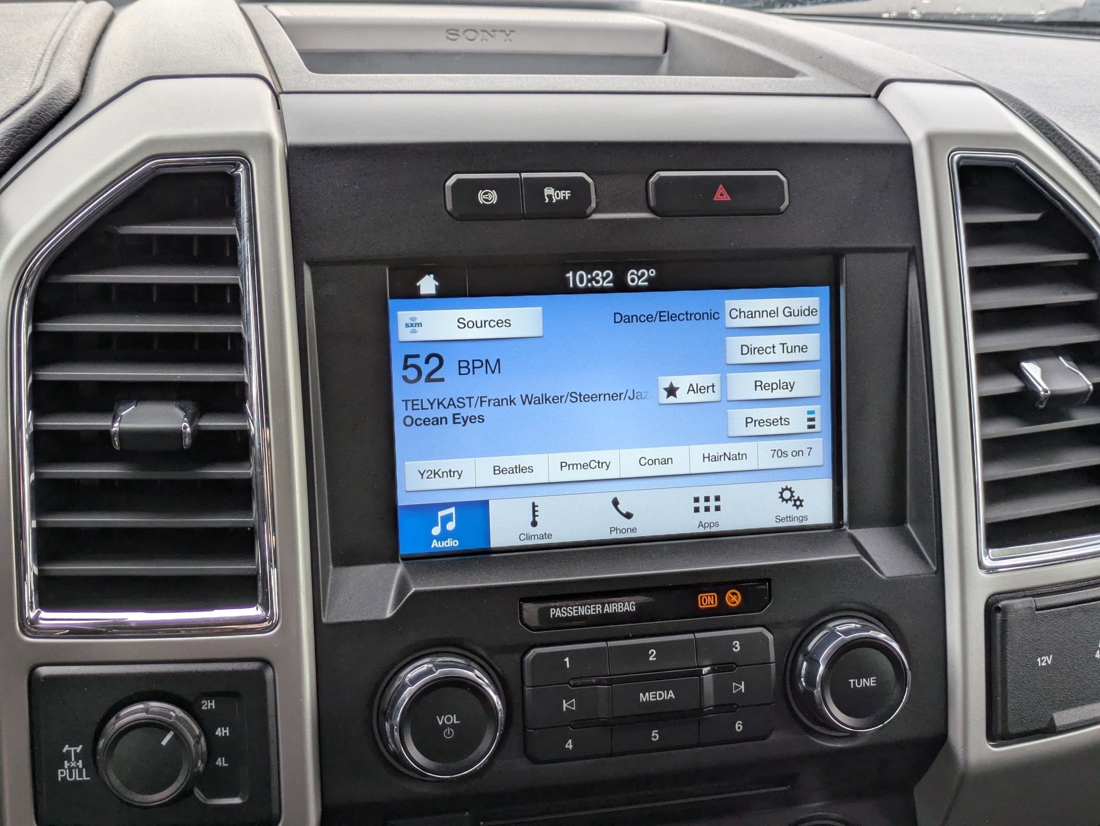 Used 2018 Oxford White Ford LARIAT image 21