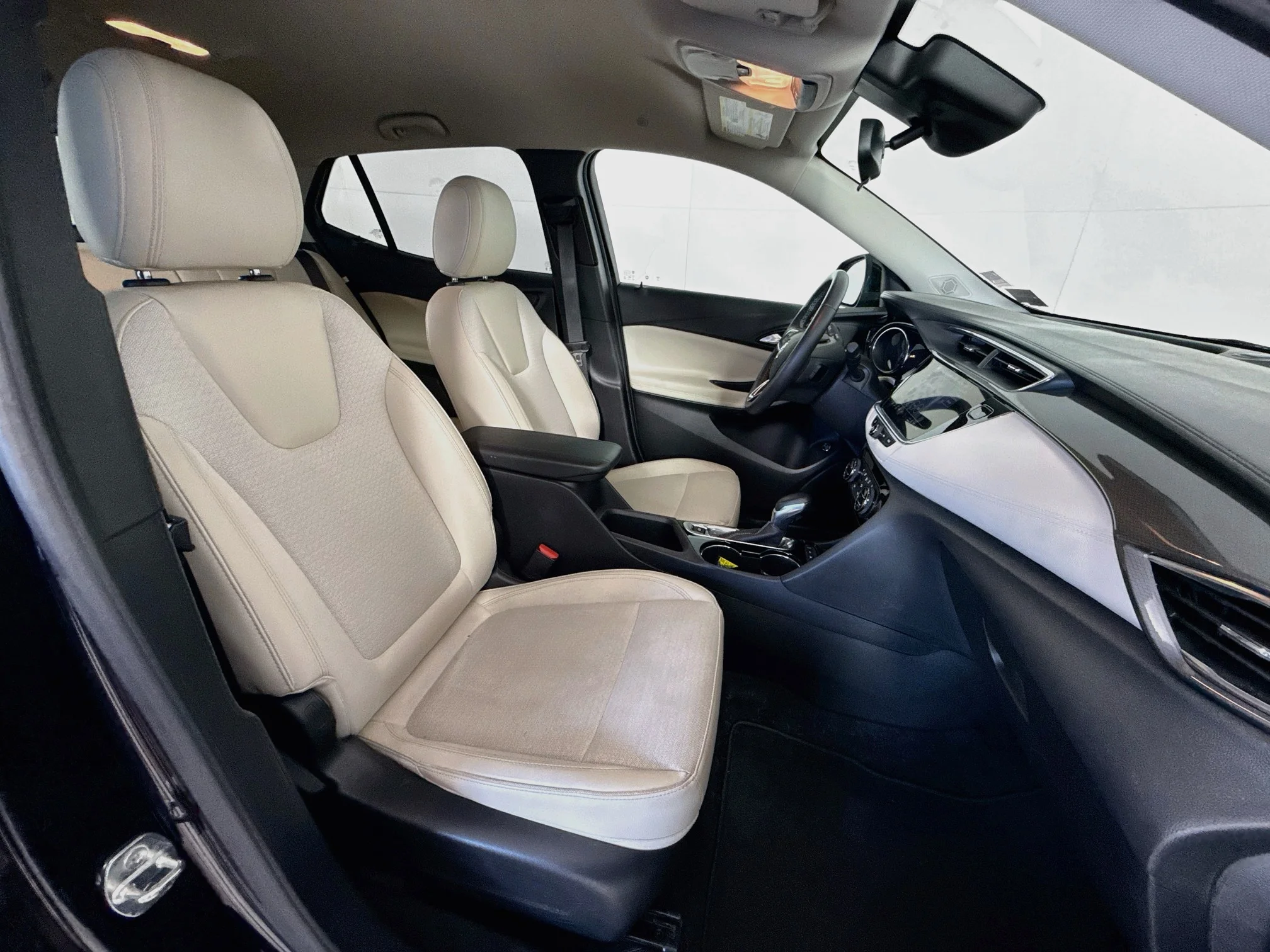 Used 2021 Ebony Twilight Metallic Buick Select image 26