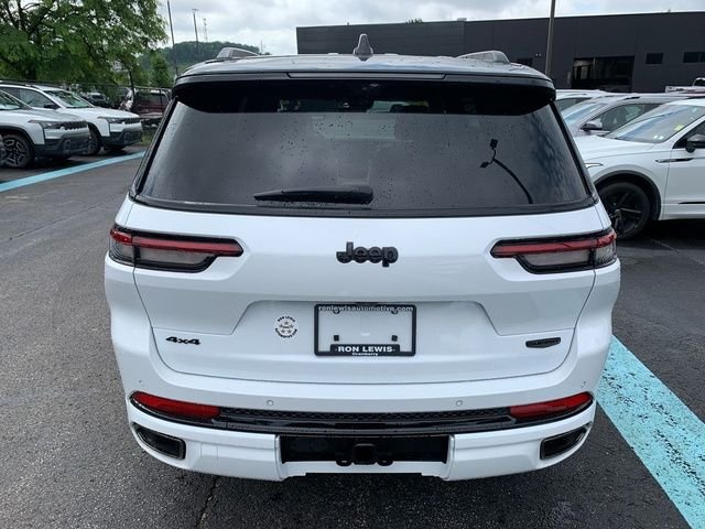 Used 2024 White Jeep Summit image 4