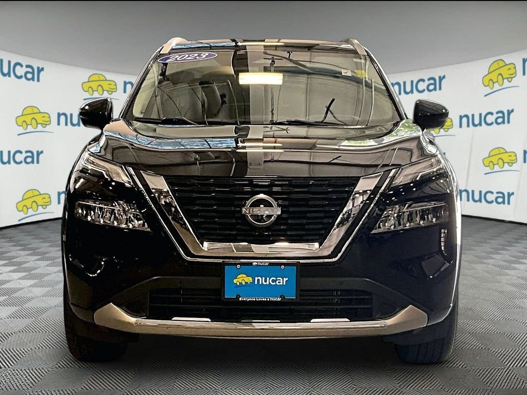 Used 2023 Black Nissan Platinum image 2