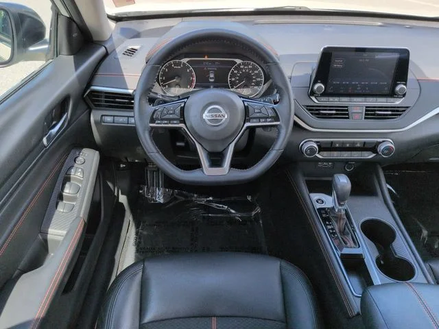 Used 2019 White Nissan 2.5 SR image 15