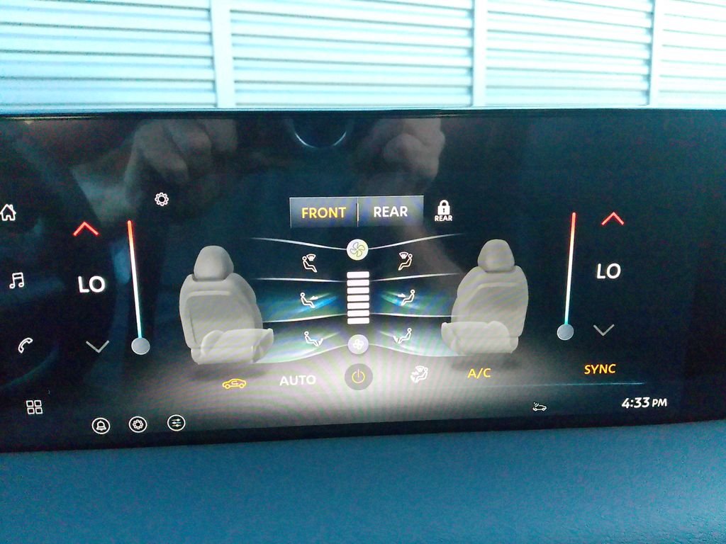 2026 Nissan Armada SV - Photo 43