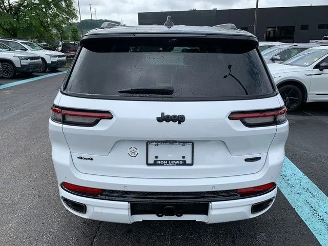 Certified Used 2024 White Jeep Summit image 4