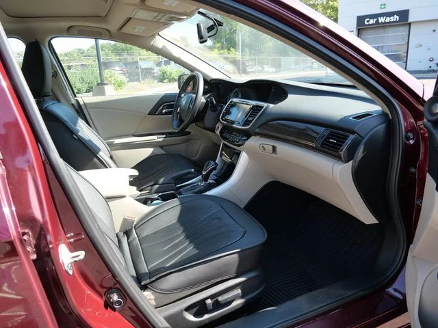 Used 2016 Basque Red Pearl II Honda EX-L image 8