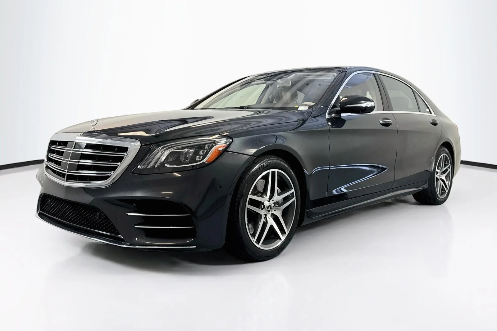 Used 2018 Magnetite Black Metallic Mercedes-Benz S 560 image 1