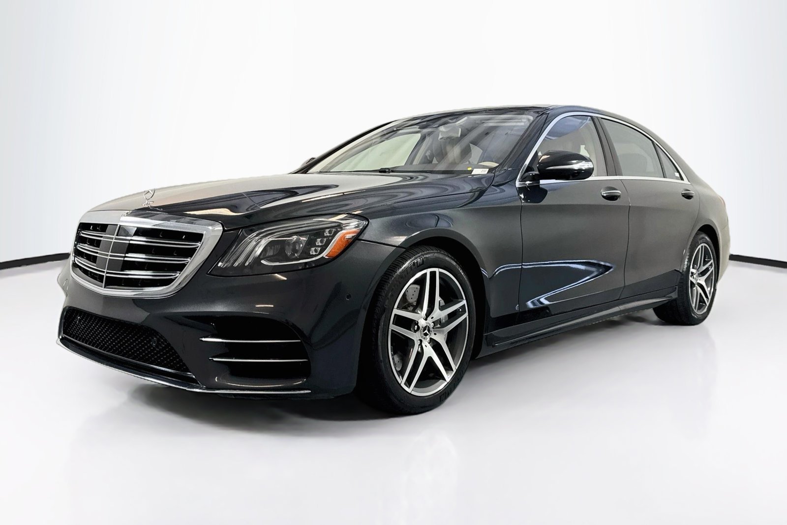 Used 2018 Magnetite Black Metallic Mercedes-Benz S 560 image 1