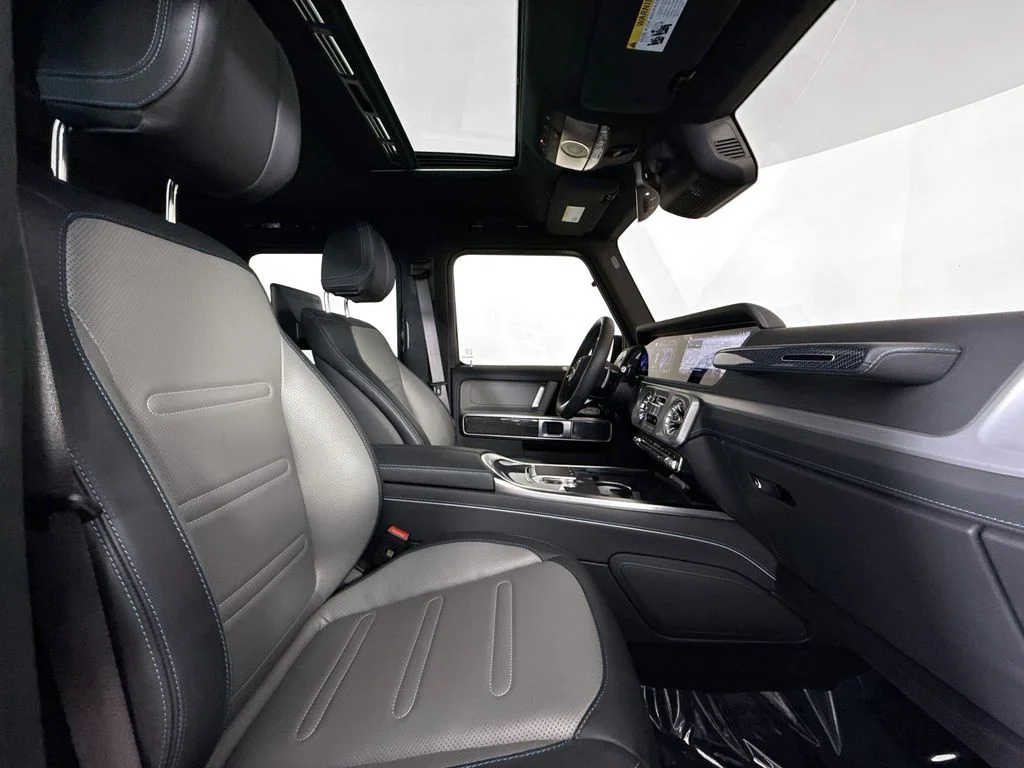 Used 2025  Mercedes-Benz G 580 image 28