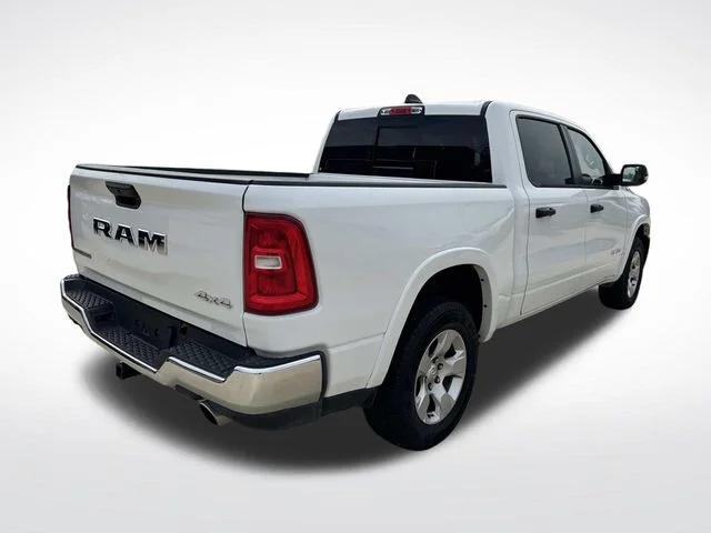 Used 2025 White Ram Big Horn/Lone Star image 9