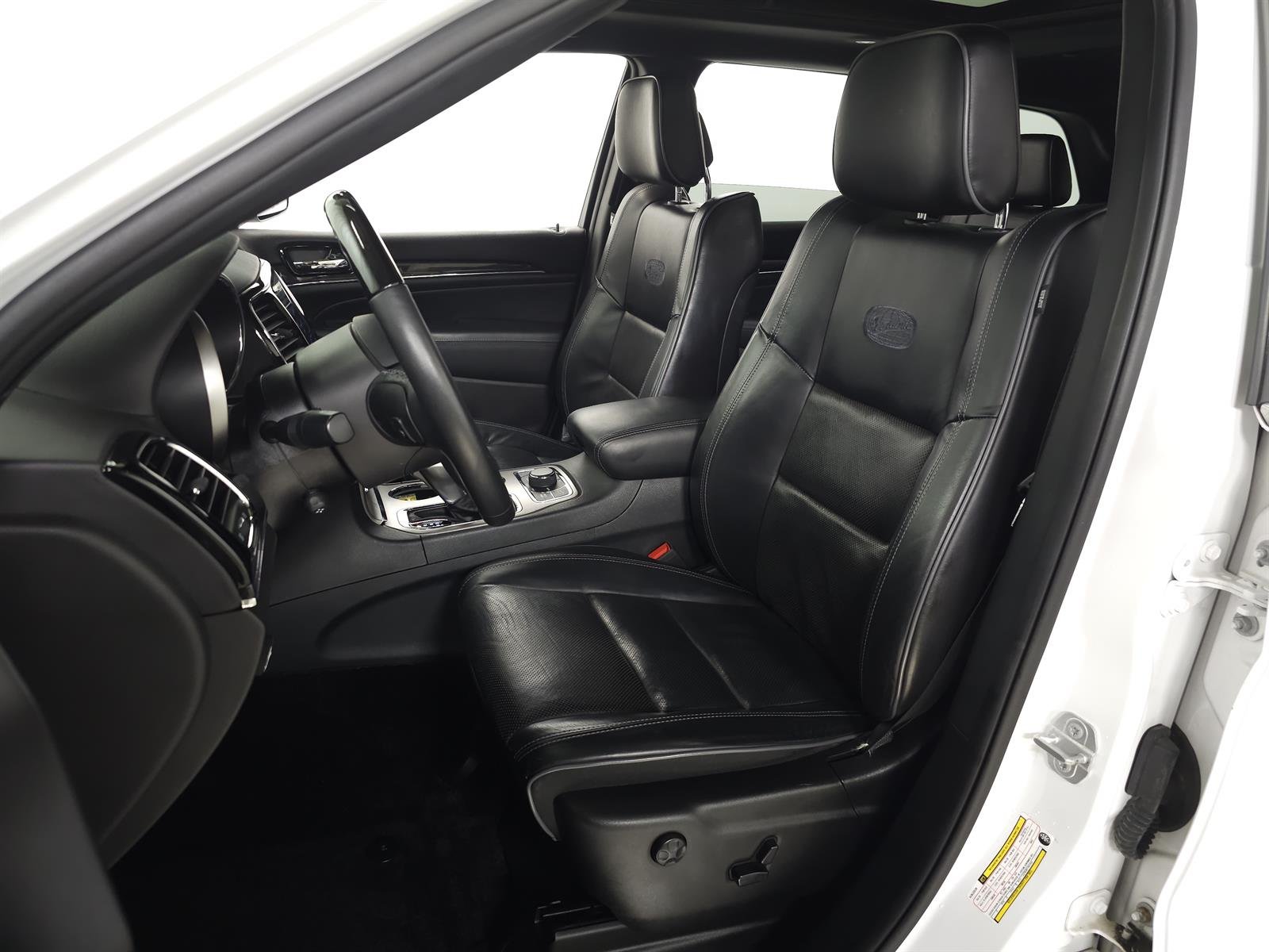 Used 2019 White Jeep Overland image 18