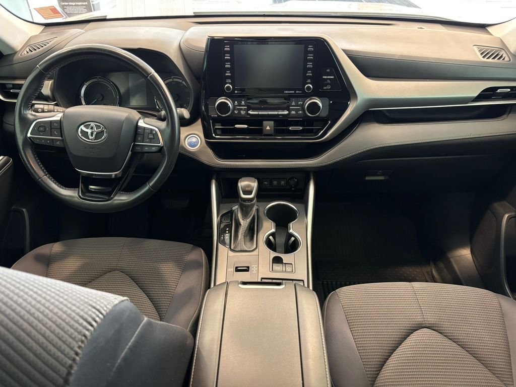 Used 2021 Blizzard Pearl Toyota LE image 27