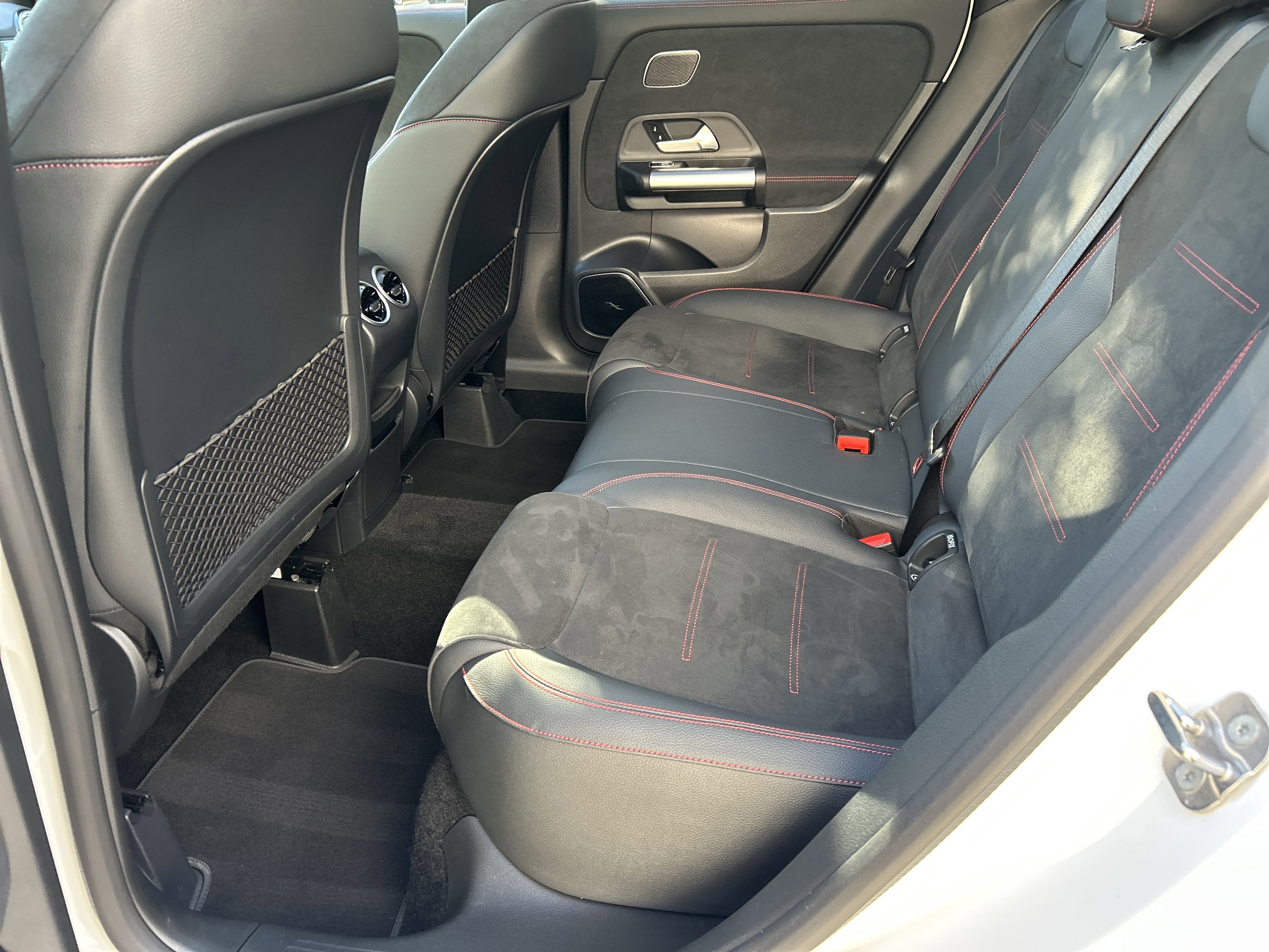 Certified Used 2025 Polar White Mercedes-Benz GLA 250 SUV image 26