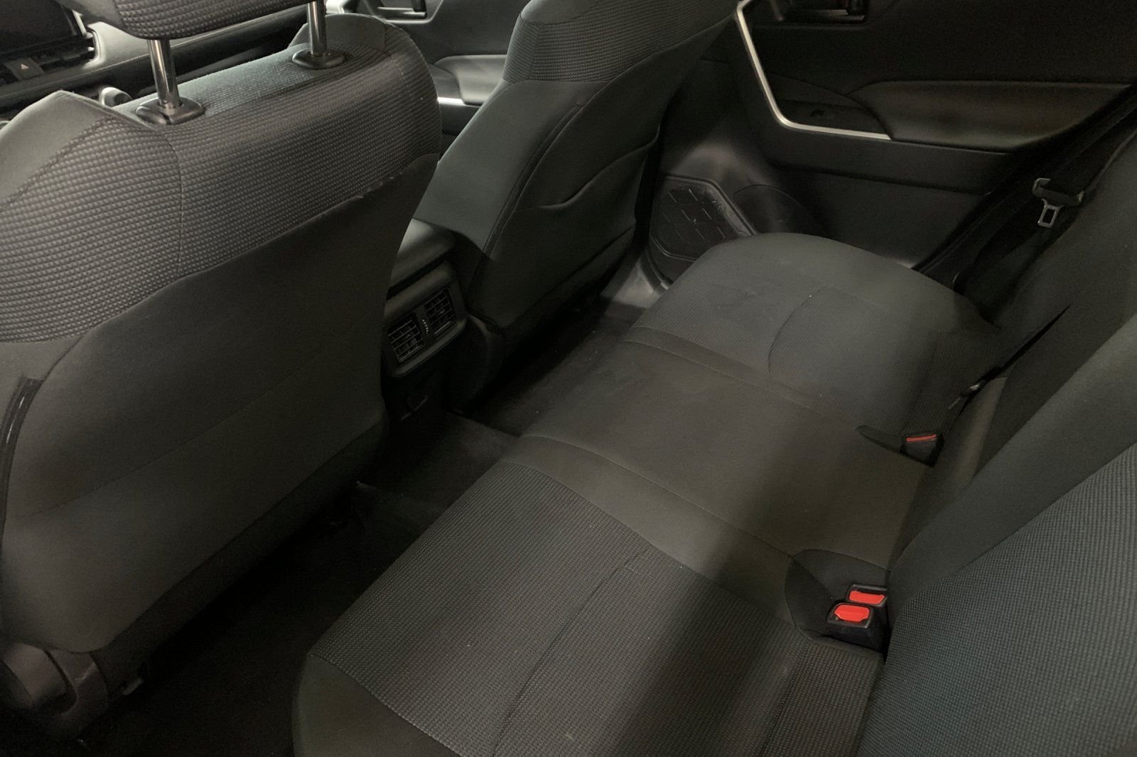 Used 2025 White Toyota LE image 14