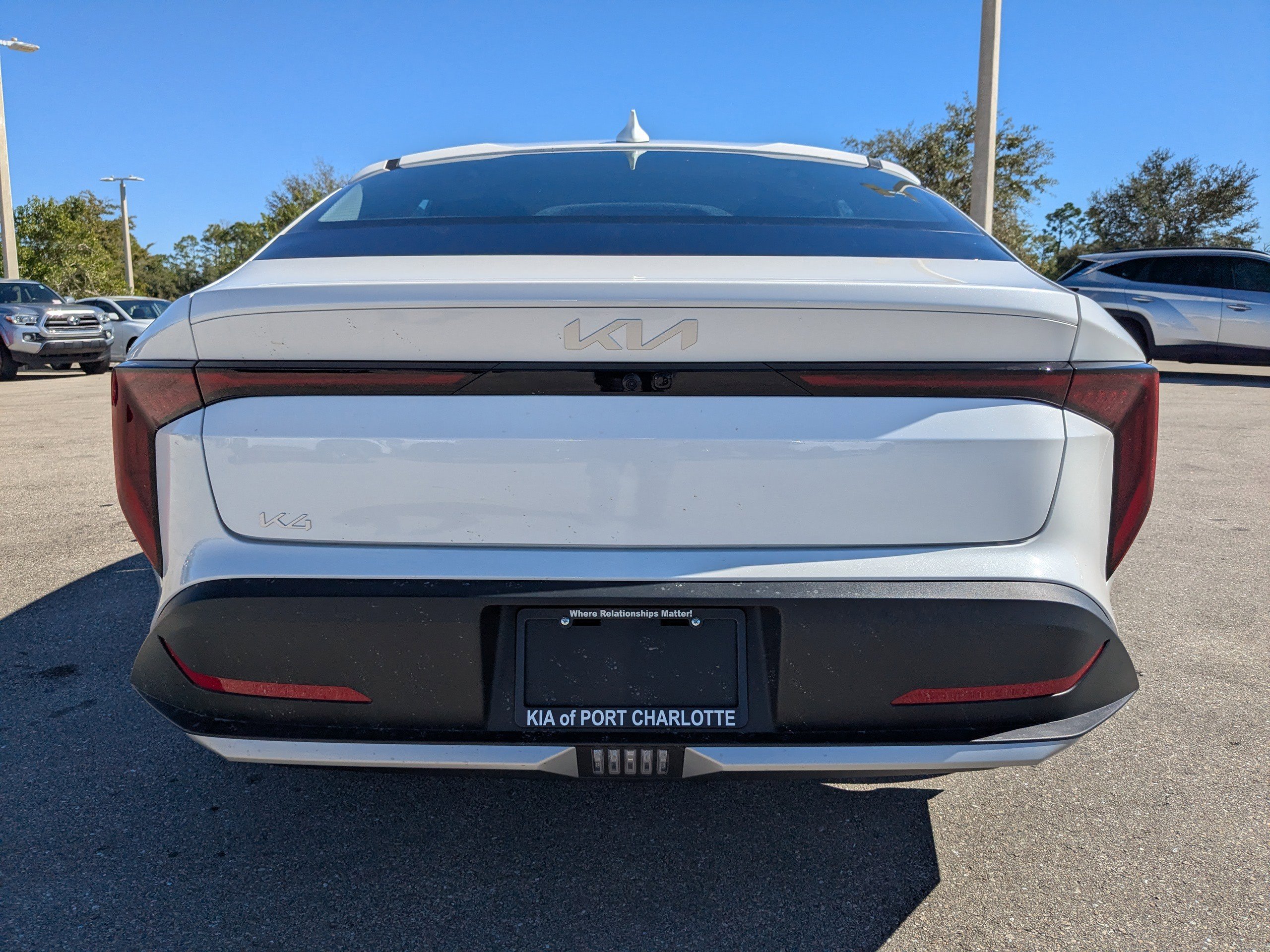 New 2025 Snow White Pearl Kia EX image 6