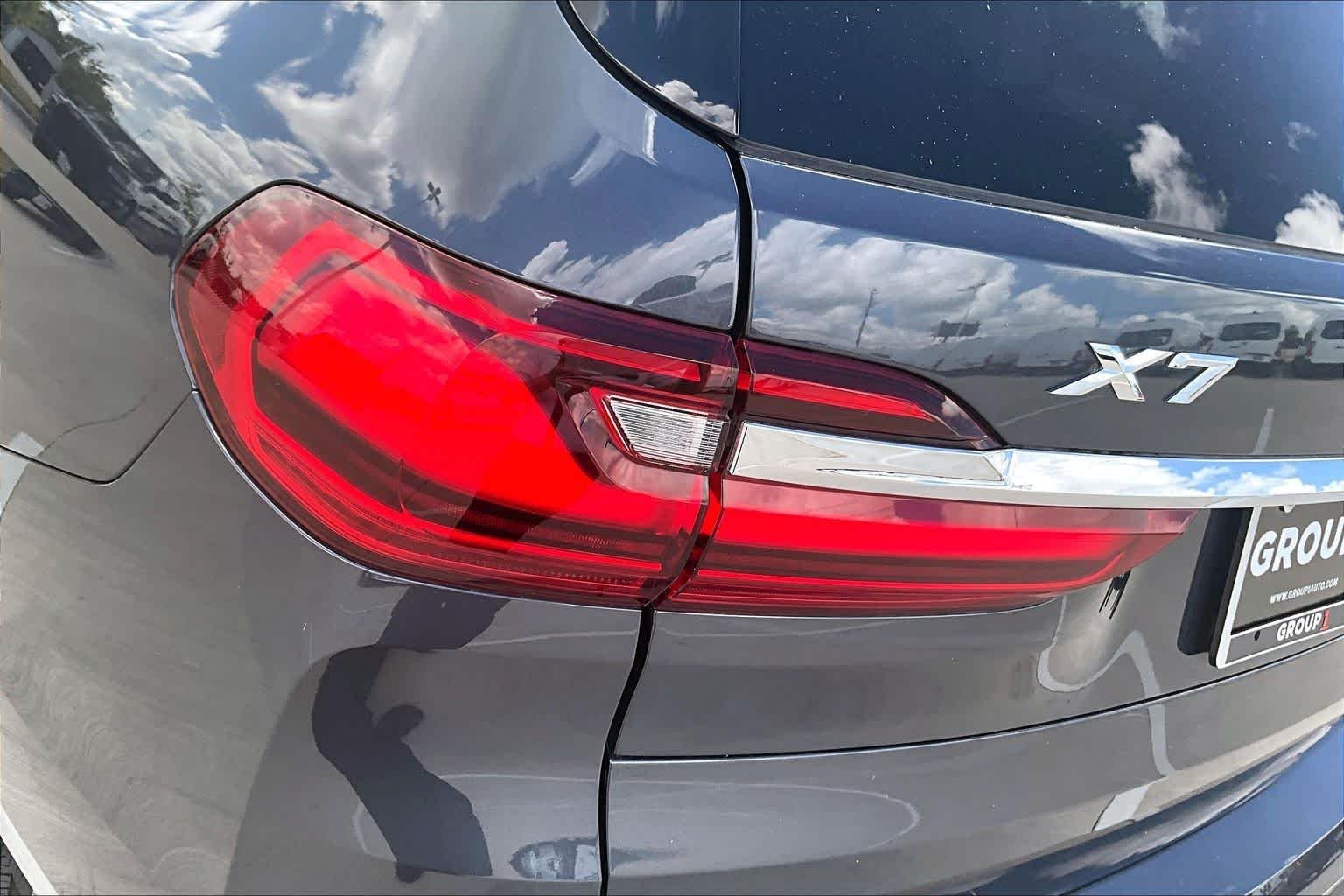 Used 2020 Arctic Gray Metallic BMW xDrive40i image 27