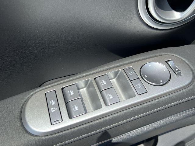 New 2026 White Hyundai SE FWD image 29