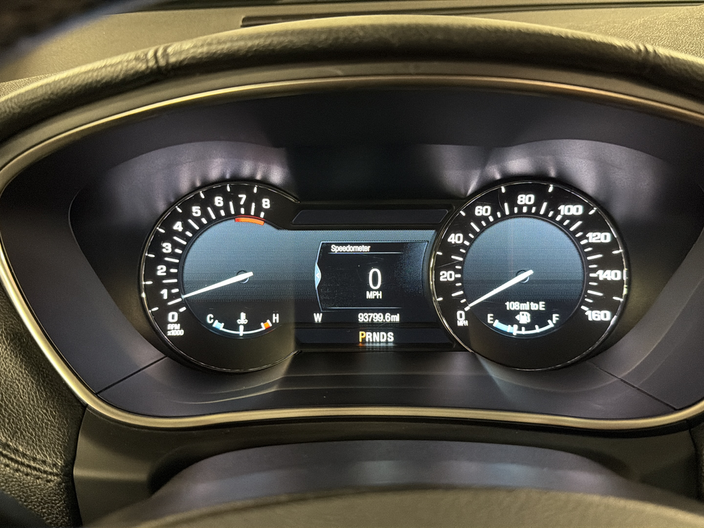 Used 2017 Gray Lincoln Reserve image 22