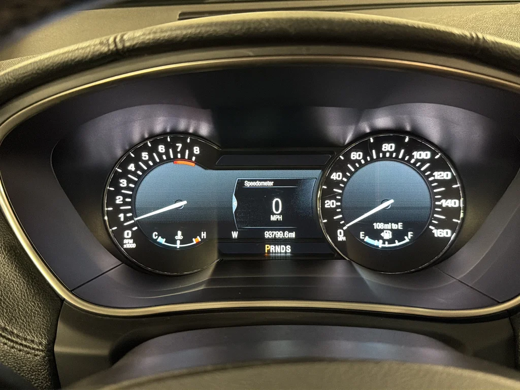 Used 2017 Gray Lincoln Reserve image 22