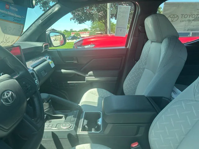 2026 Toyota Tacoma SR5 - Photo 8