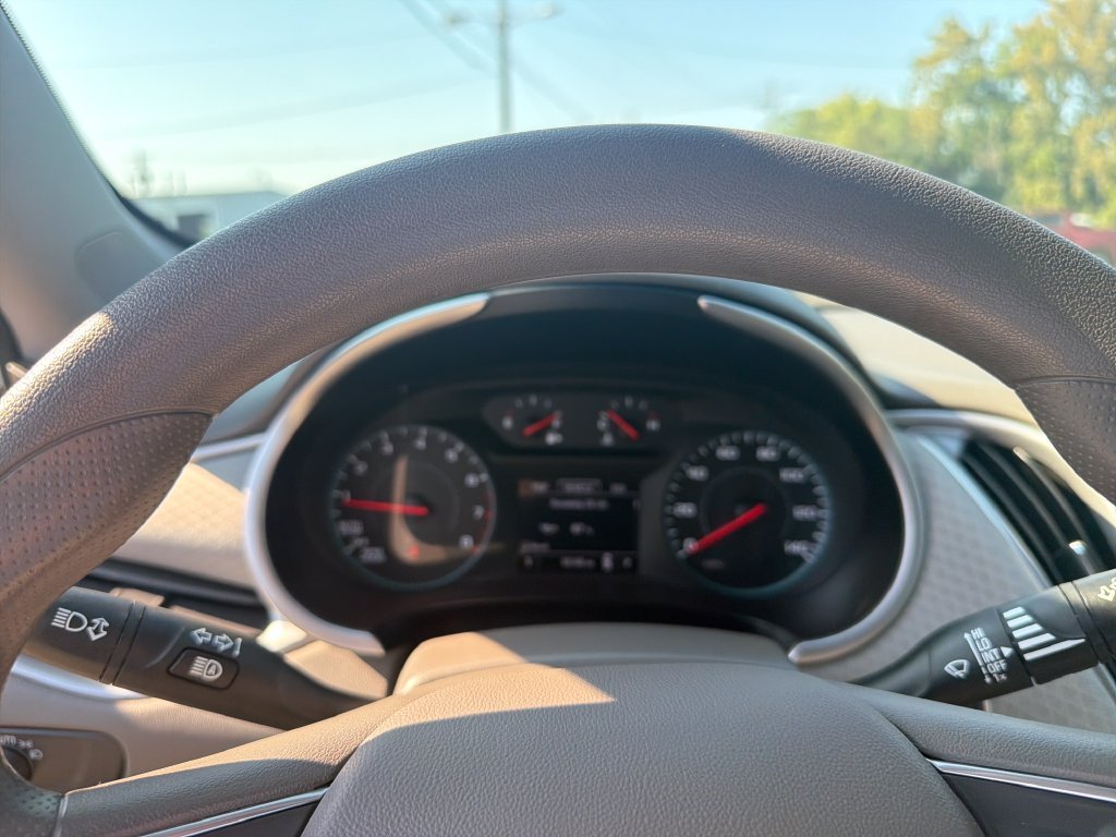 Used 2025 Gray Chevrolet LT image 18