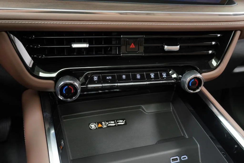 New 2026 Polar White Tricoat Chevrolet High Country image 22