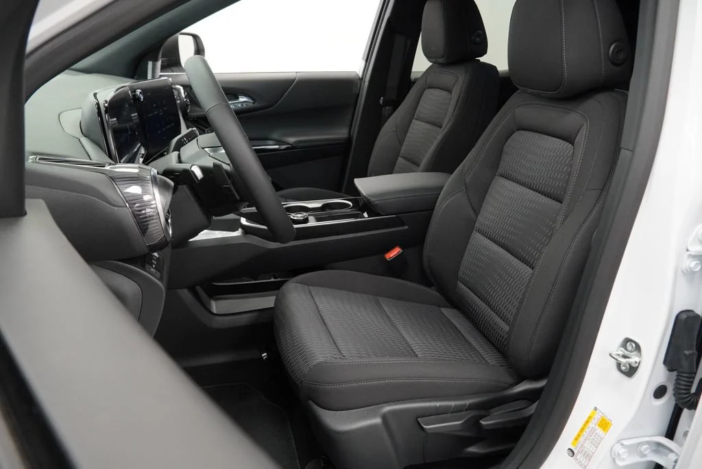 New 2027 Summit White Chevrolet LT image 6