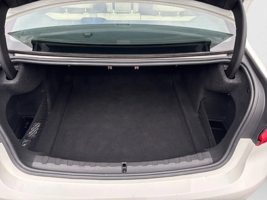 Used 2019 White BMW 330i xDrive image 14