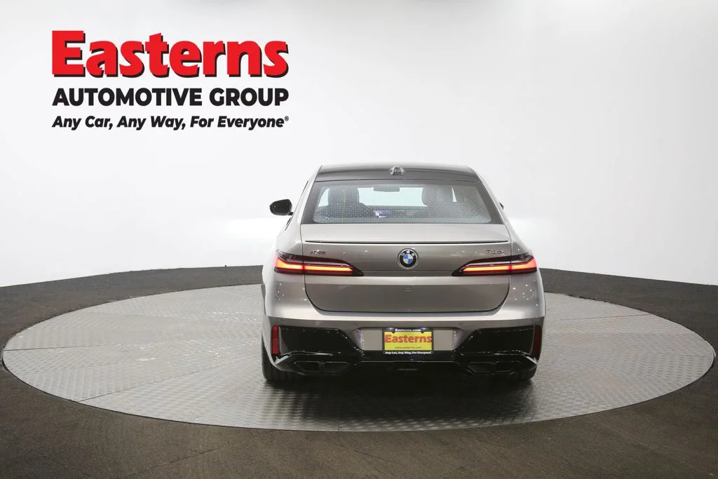 Used 2023 Gray BMW 760i xDrive image 41