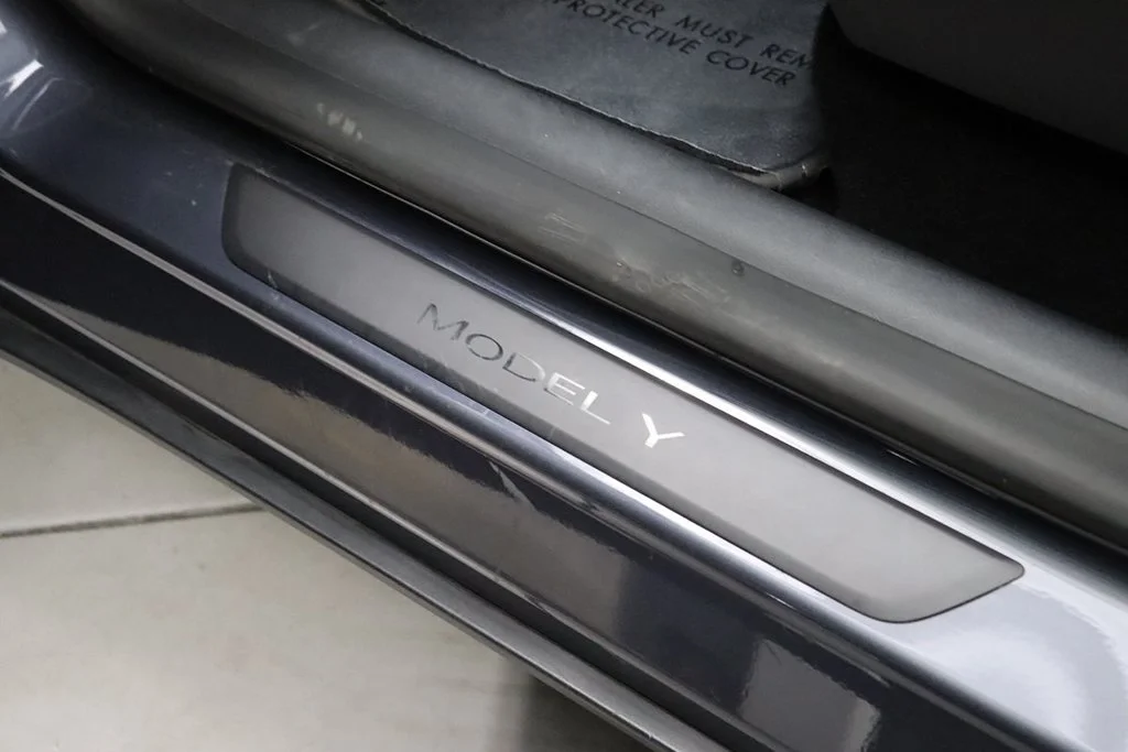 Used 2023 Solid Black Tesla Long Range image 27