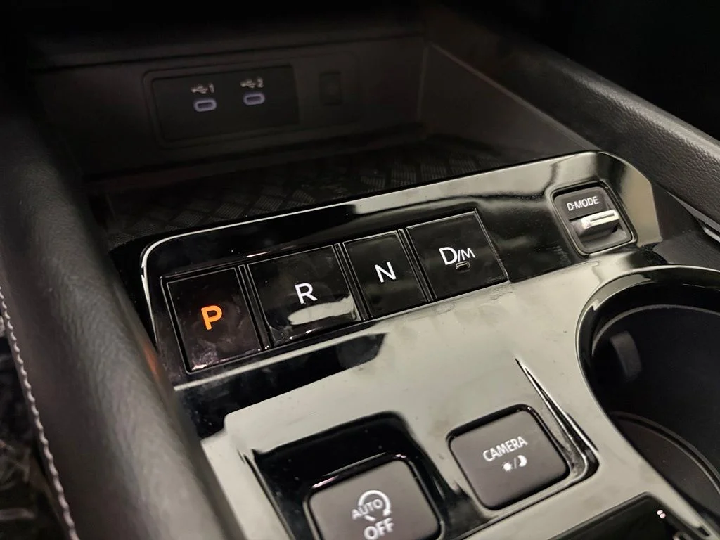 Used 2025 Silver Nissan SV image 29