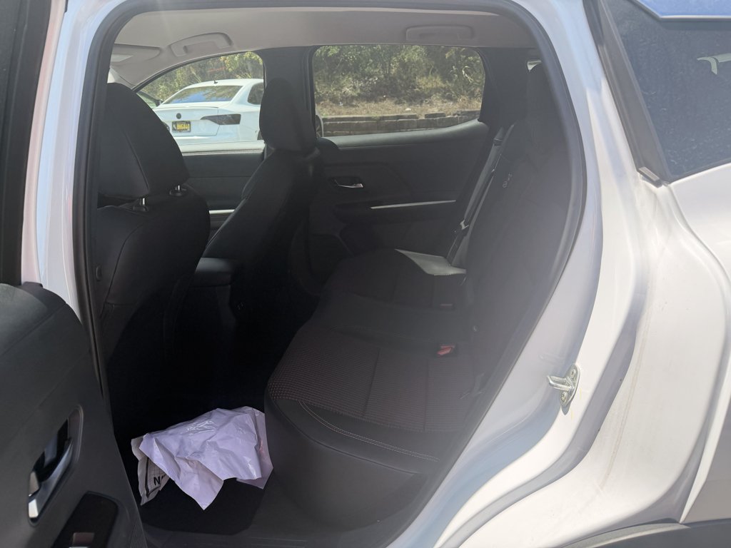 Used 2026 Aspen White Tricoat Nissan SR image 7