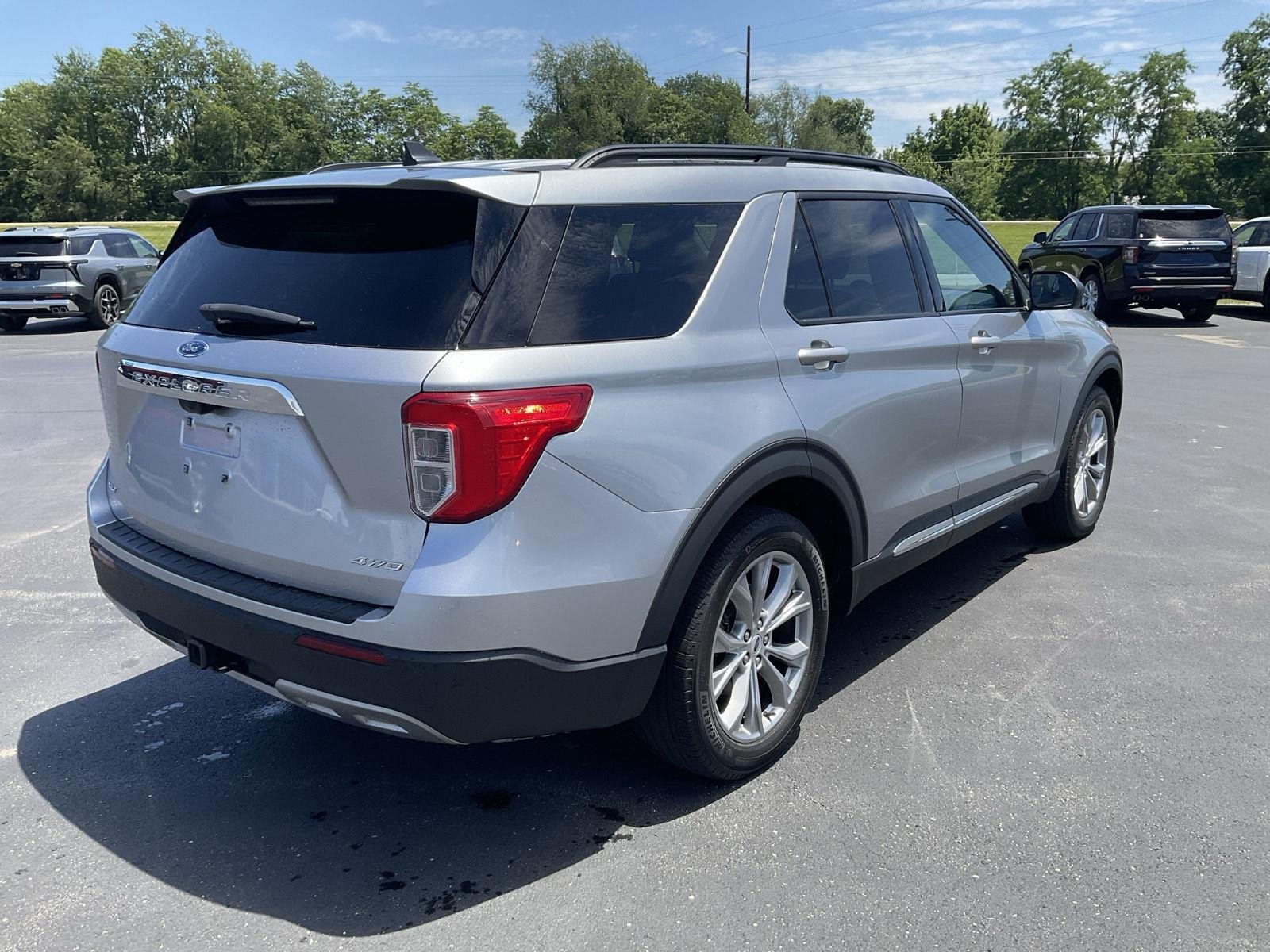 Used 2023 Iconic Silver Ford XLT image 6