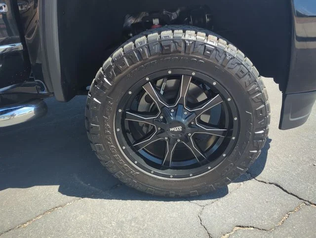 Used 2016 Black GMC Denali image 23