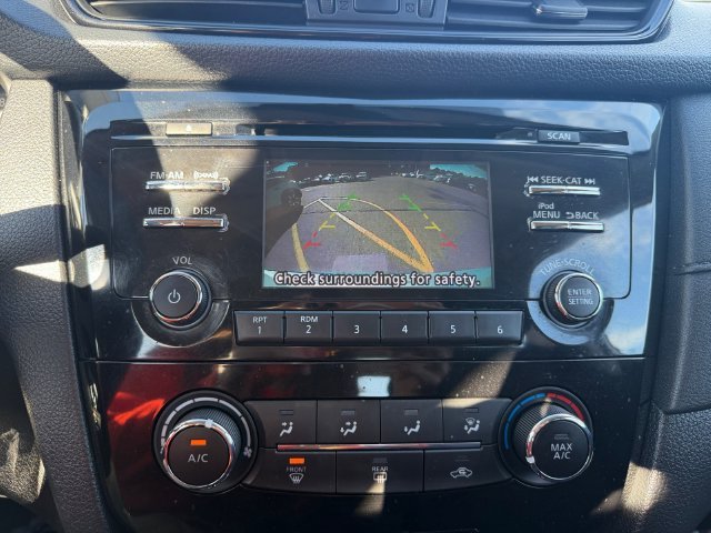 Used 2017 Silver Nissan S image 20