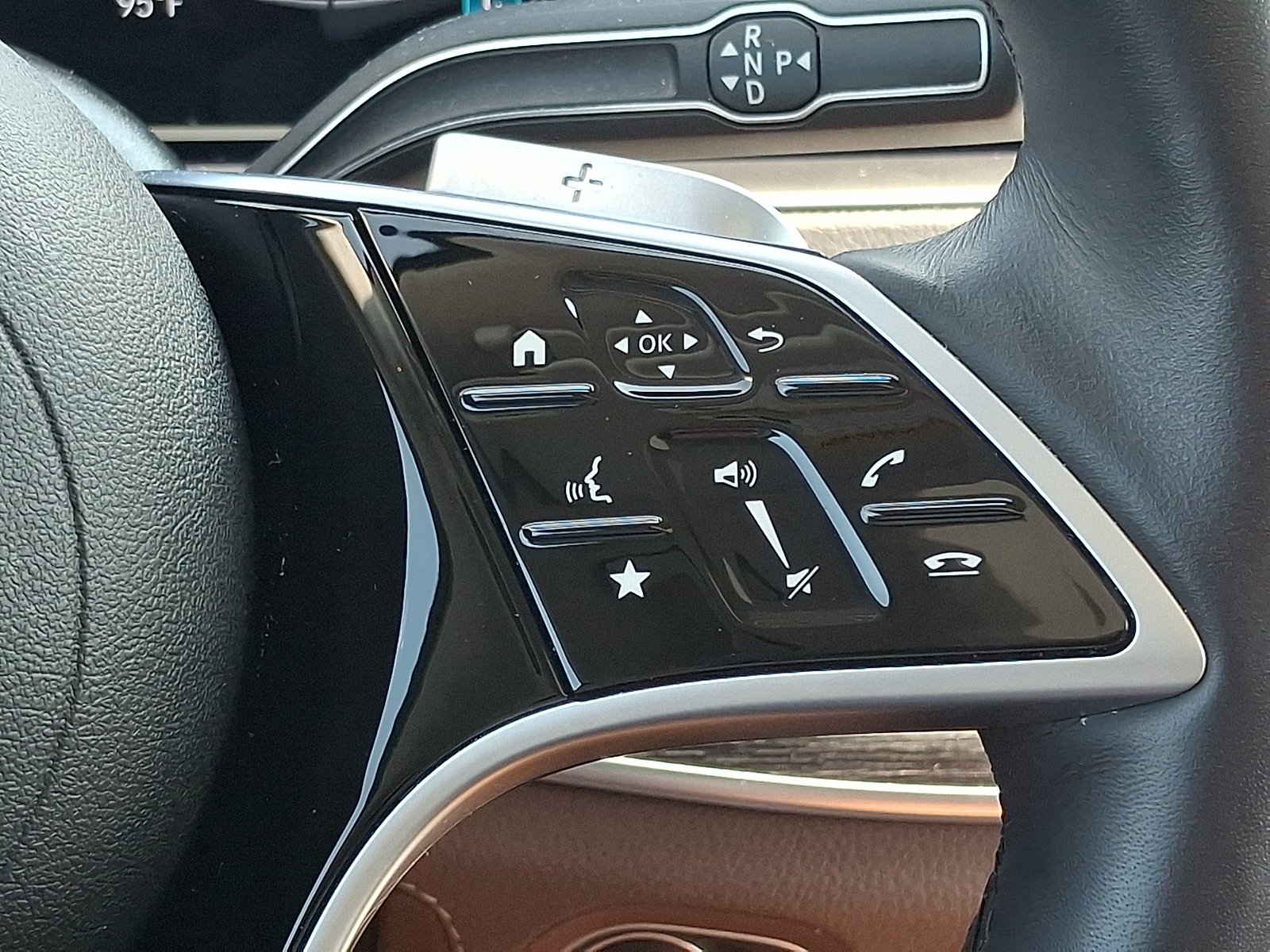 Certified Used 2025 Black Mercedes-Benz 4MATIC® image 23