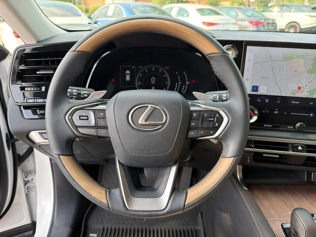 Used 2023 White Lexus 350 Premium image 9