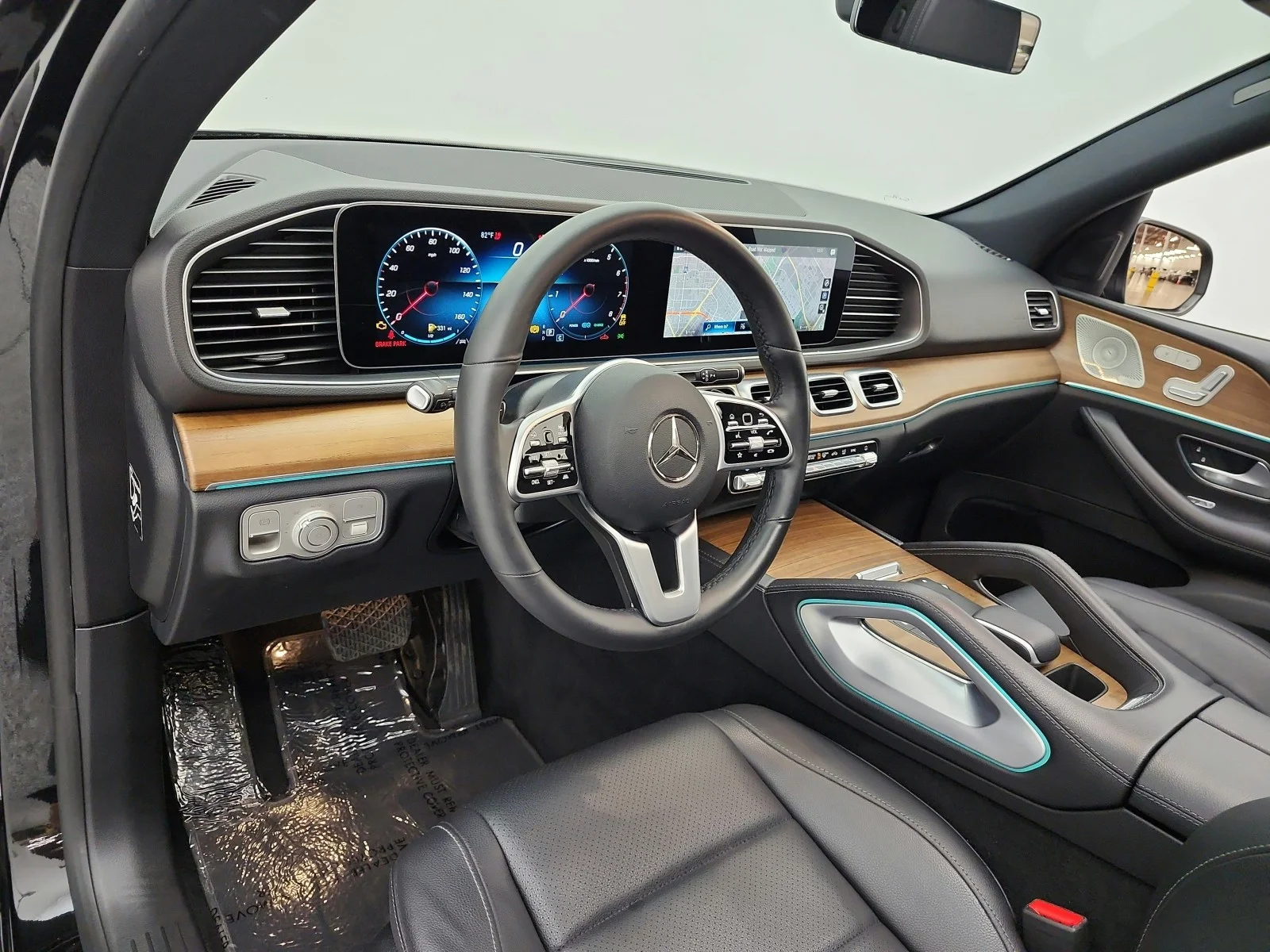 Used 2022 Black Mercedes-Benz GLE 450 4MATIC® SUV image 9