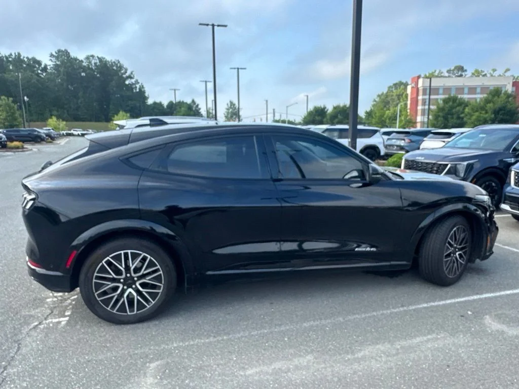 Used 2024 Black Ford Premium image 3