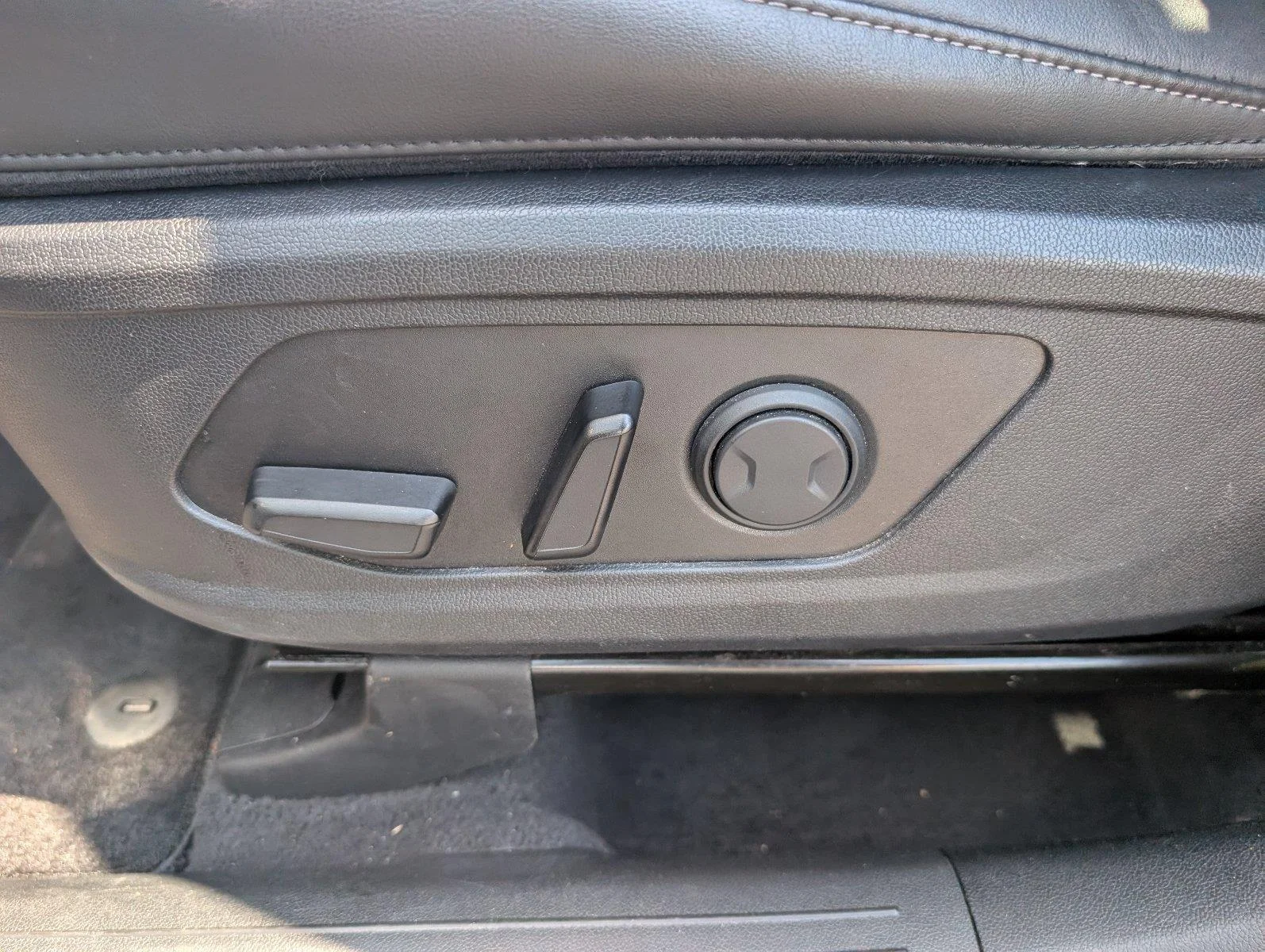 Used 2024 Ebony Black Kia S image 13