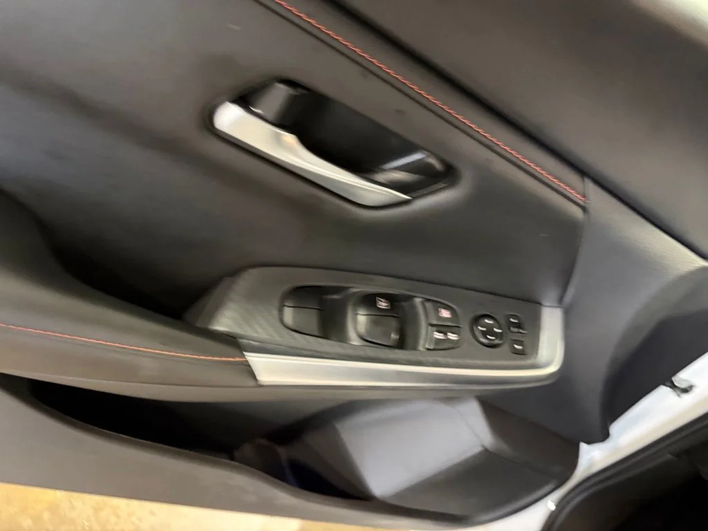 Used 2025 White Nissan SR image 6
