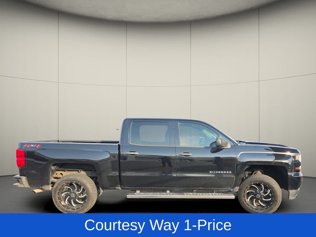 Used 2018 Black Chevrolet Custom image 9