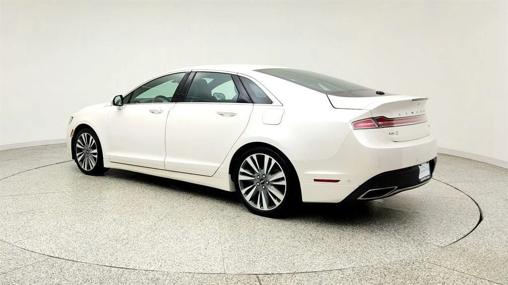Used 2020 White Platinum Metallic Tri-Coat Lincoln Hybrid Reserve FWD image 7