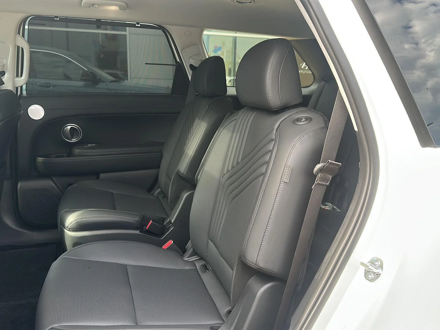 New 2026 Creamy White Pearl Hyundai SEL Premium 7P image 32